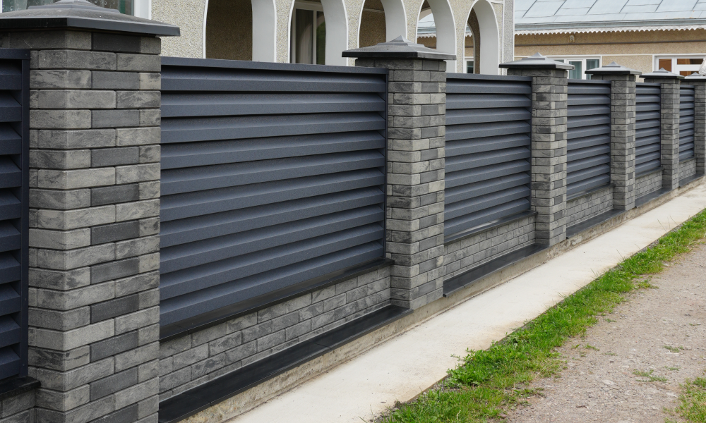 Комбінований паркан з облицювальної цегли Brickland Anthracite Dark та Graphite