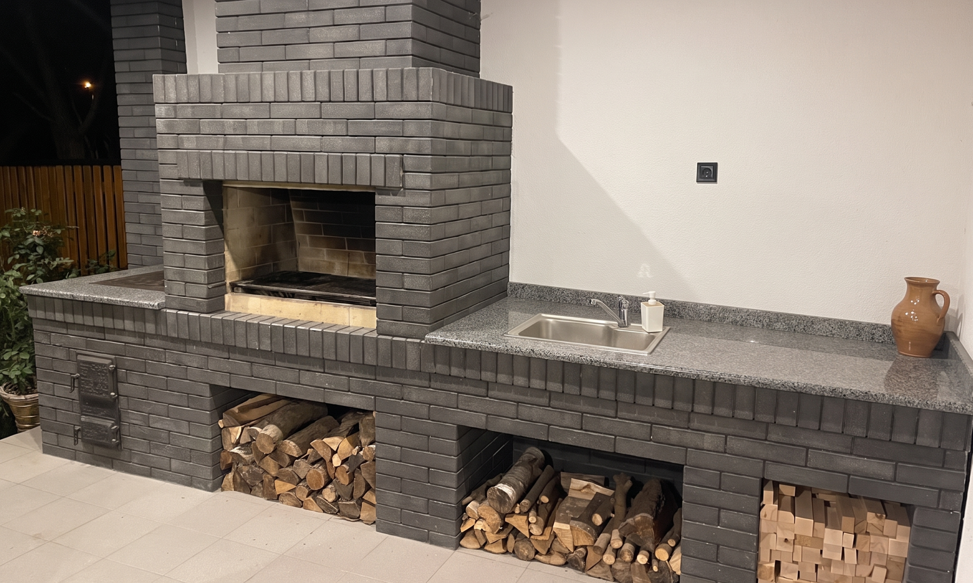 Мангал з облицювальної цегли Brickland Graphite