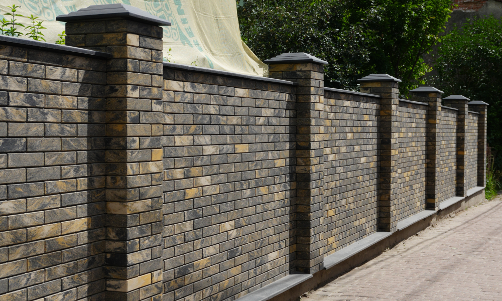 Паркан з цегли Brickland Merkury у сучасному дизайні