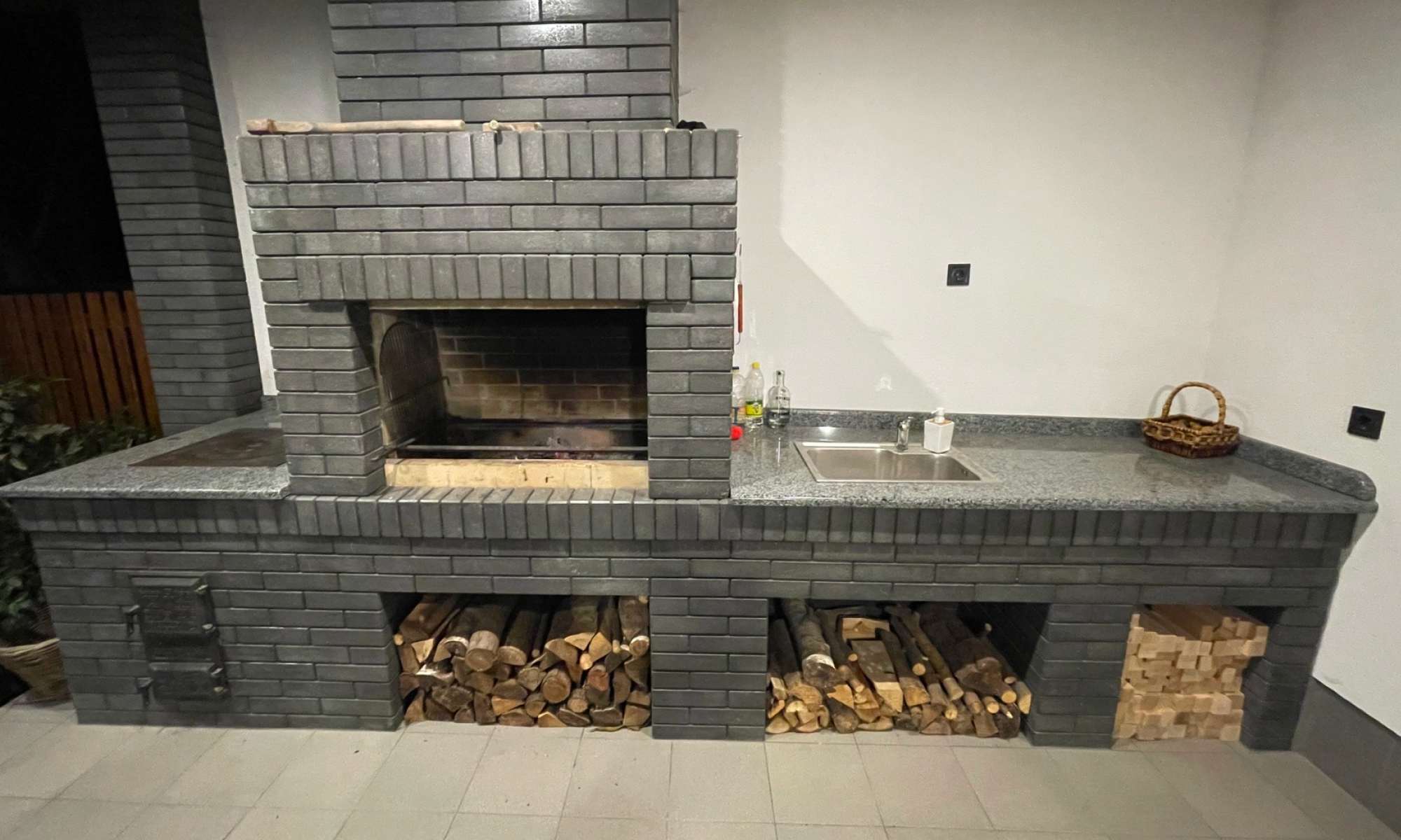 Цегляний мангал з облицювальної цегли Brickland Graphite